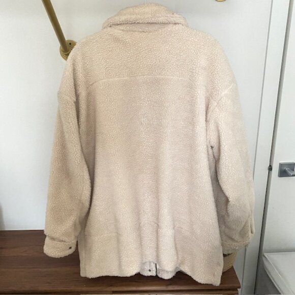 Levi's Sherpa Oversized Cream Color Jacket - XXL - Picture 5 of 13